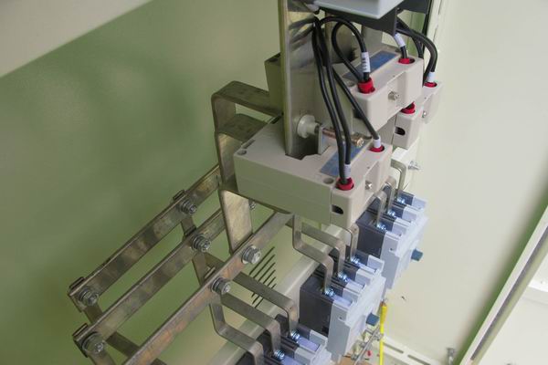 滦平配电柜-应急照明配电柜使用对工作人员的具